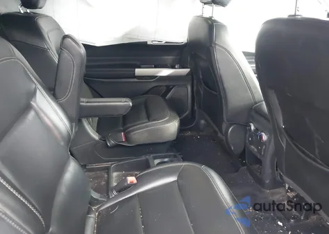 2021 Ford Explorer Xlt z USA, uszkodzony, nr VIN 1FMSK8DH4MGB22726